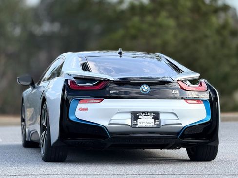 Used 2015 BMW i8 Base image 4