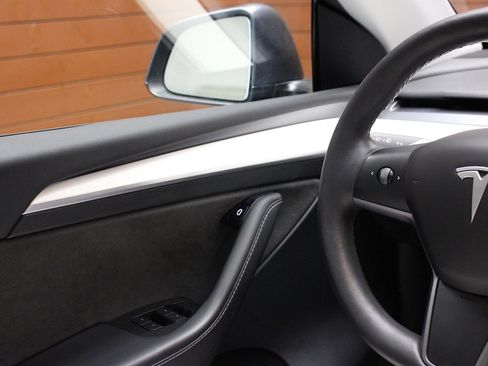 Used 2022 Tesla Model Y Performance image 48