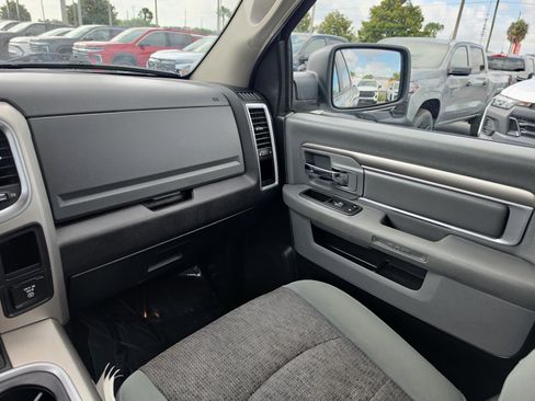 Used 2020 RAM 1500 Classic SLT w/ Luxury Group RWD image 9