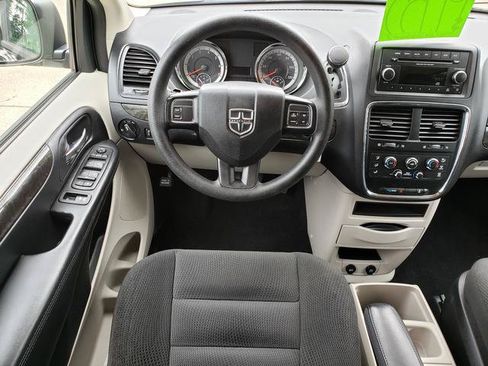 Used 2016 Dodge Grand Caravan SE w/ Quick Order Package 29E SE FWD image 14