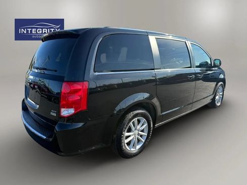 Used 2019 Dodge Grand Caravan SXT FWD image 5
