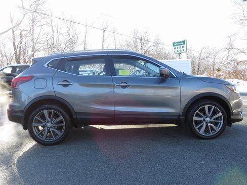 Used 2018 Nissan Rogue Sport SL image 4