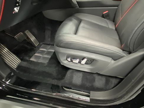 Used 2021 Rolls-Royce Cullinan image 26