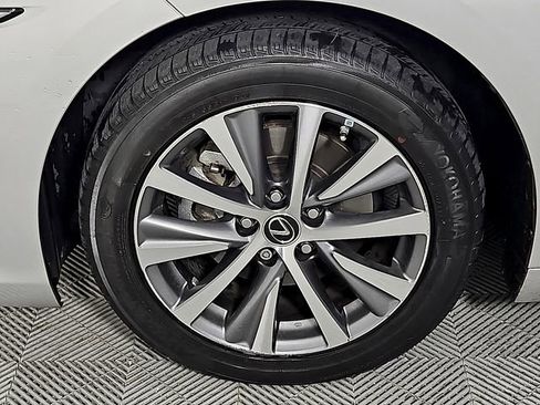 Used 2021 Lexus ES 300h w/ Premium Package image 8