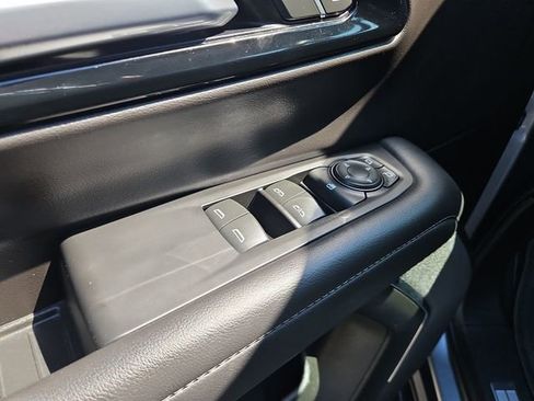 Used 2025 Chevrolet Tahoe LT image 23