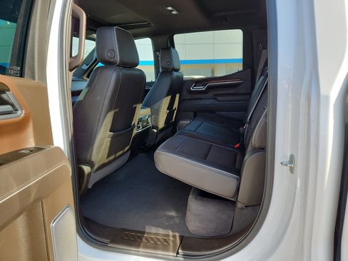 Used 2025 GMC Sierra 1500 Denali w/ Denali Reserve Package AWD/4WD image 9