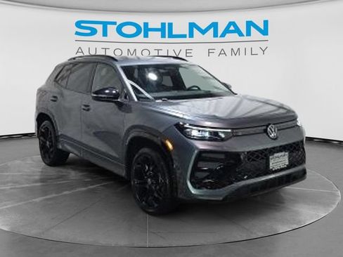 Used 2025 Volkswagen Tiguan SE R-Line AWD/4WD image 1