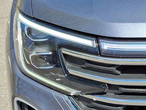 Certified 2024 Volkswagen Atlas SE image 9