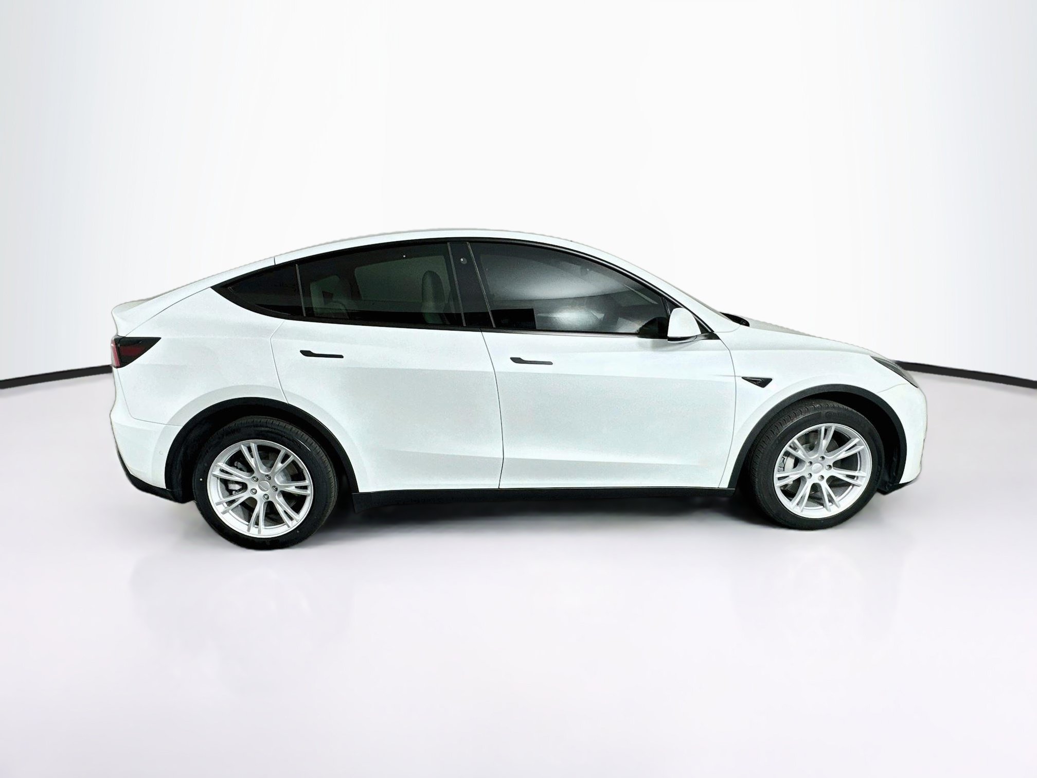Used 2022 Tesla Model Y Long Range AWD/4WD image 10