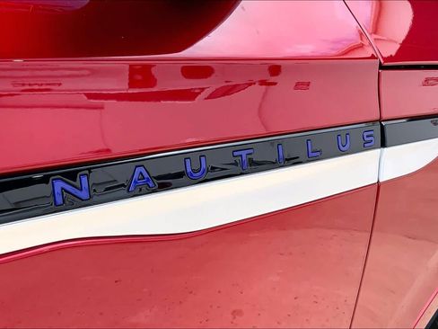 Used 2024 Lincoln Nautilus Reserve w/ Equipment Group 202A AWD/4WD image 31