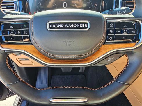 Used 2022 Jeep Grand Wagoneer Series III w/ HD Trailer Tow Package AWD/4WD image 24