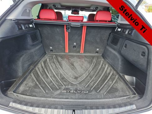Used 2019 Alfa Romeo Stelvio Ti AWD/4WD image 23