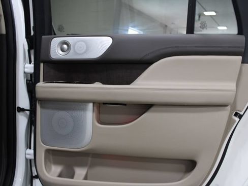 Used 2022 Lincoln Navigator L Reserve AWD/4WD image 27