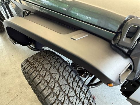 Used 2018 Jeep Wrangler Unlimited Sport S image 21