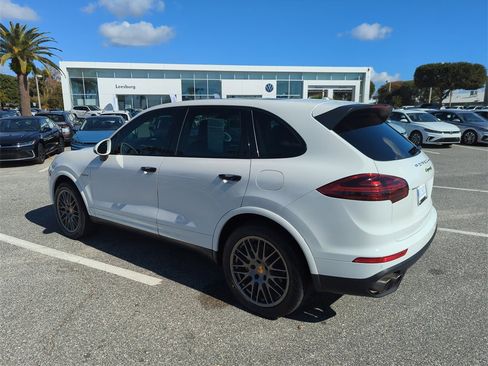 Used 2017 Porsche Cayenne S Platinum image 9