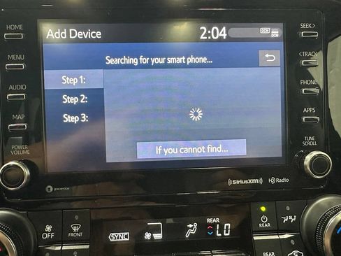 Used 2020 Toyota Highlander XLE AWD/4WD image 31