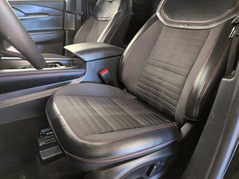 Used 2025 Ford Explorer ST-Line image 16