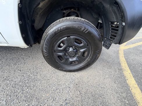 Used 2012 Toyota Tacoma 2WD Regular Cab image 43