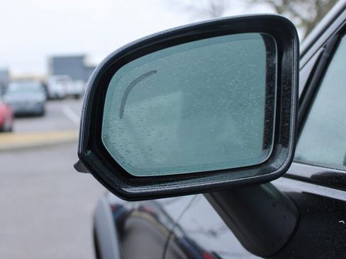 Used 2025 Volvo V60 B5 Cross Country Plus image 8