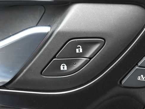 Used 2020 Chevrolet Blazer RS image 15