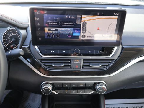 Used 2023 Nissan Altima 2.5 SR w/ SR Premium Package image 23