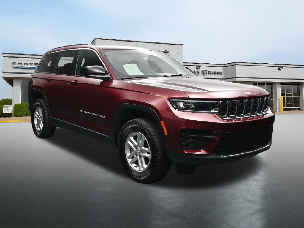 Used 2025 Jeep Grand Cherokee Laredo w/ Luxury Tech Group I AWD/4WD image 7