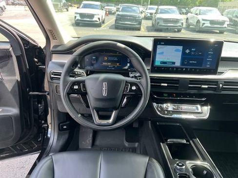 Certified 2024 Lincoln Corsair AWD image 16