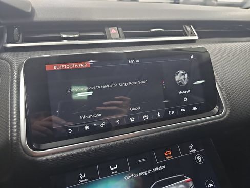 Used 2018 Land Rover Range Rover Velar S AWD/4WD image 23