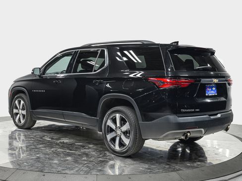 Used 2022 Chevrolet Traverse LT w/ LT Premium Package AWD/4WD image 4
