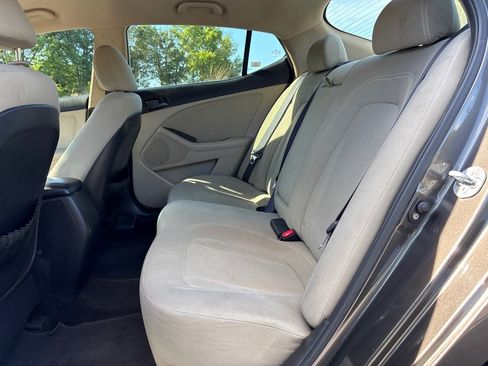 Used 2011 Kia Optima LX w/ Convenience Pkg FWD image 12