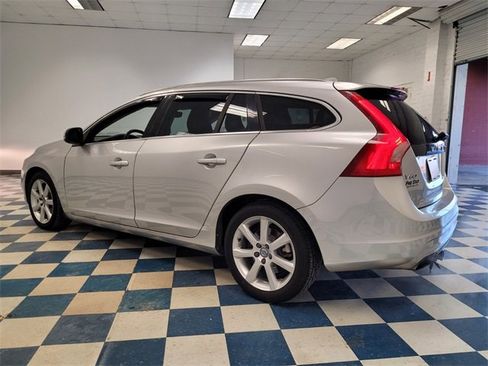 Used 2016 Volvo V60 T5 Premier image 5