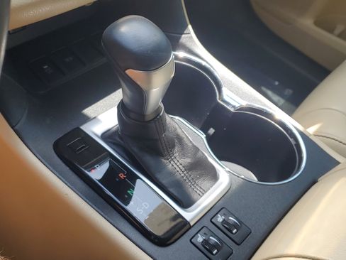 Certified 2017 Toyota Highlander XLE FWD image 30