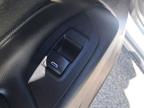 Used 2018 Chevrolet Equinox LT AWD/4WD image 16