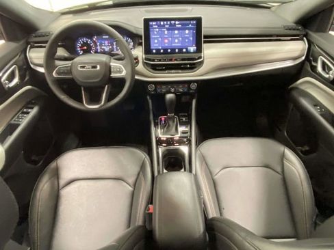 Used 2024 Jeep Compass Limited image 9