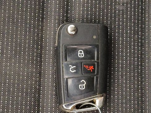 Used 2022 Volkswagen Tiguan S FWD image 32