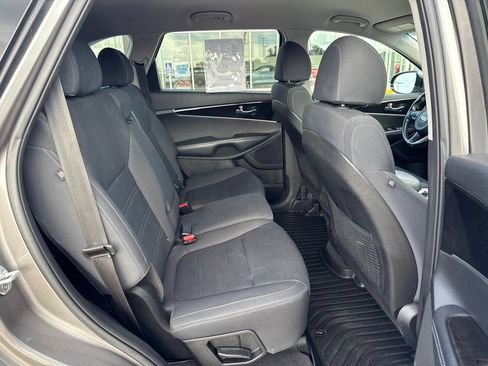 Used 2018 Kia Sorento AWD image 28