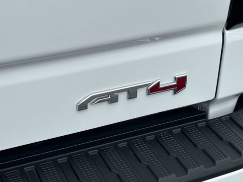 Certified 2020 GMC Sierra 1500 AT4 w/ AT4 Premium Package AWD/4WD image 10
