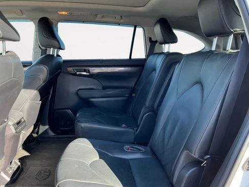 Used 2020 Toyota Highlander Platinum image 15