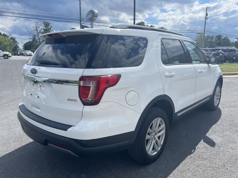 Used 2019 Ford Explorer XLT AWD/4WD image 4