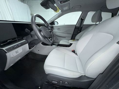 Used 2025 Hyundai Kona SEL AWD/4WD image 4