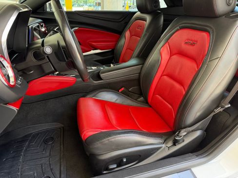 Used 2018 Chevrolet Camaro SS RWD image 7