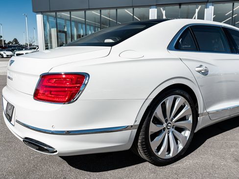 New 2026 Bentley Flying Spur Plug-In Hybrid AWD/4WD image 13