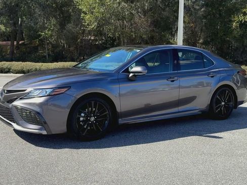 Used 2022 Toyota Camry XSE image 4