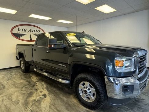 Used 2018 GMC Sierra 2500 SLE w/ Suspension Package, Off-Road AWD/4WD image 3
