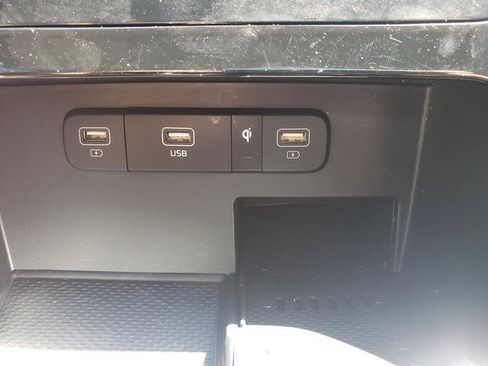 Certified 2024 Kia Carnival SX Prestige FWD image 23