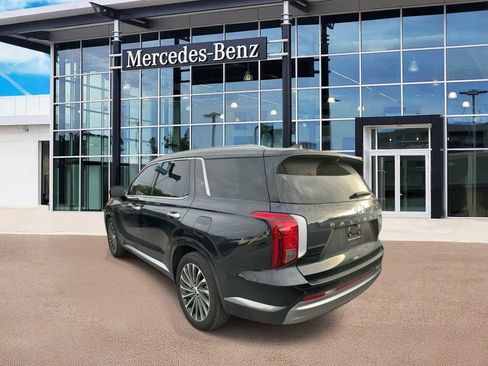 Used 2024 Hyundai Palisade Calligraphy image 3