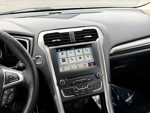 Used 2018 Ford Fusion SE w/ Equipment Group 602A FWD image 32