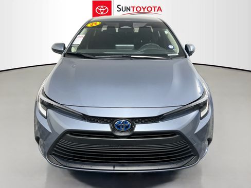 Used 2025 Toyota Corolla LE FWD image 10
