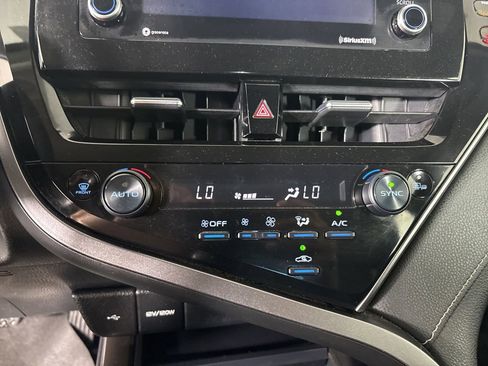 Used 2023 Toyota Camry SE image 17