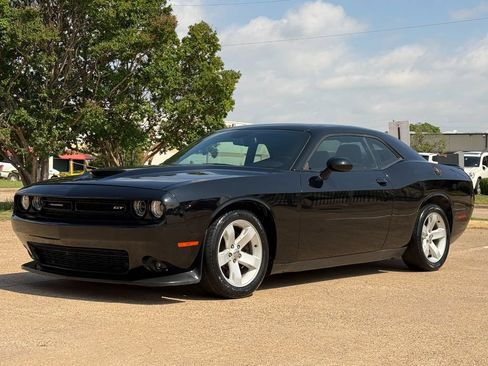 Used 2021 Dodge Challenger GT RWD image 1
